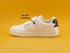 Geox SKYLIN J928WC - White Red - Love - Sneakers Fille 9 Geox SKYLIN J928WC - White Red - Love - Sneakers Fille -Magasin De Chaussures cd24607c73b9e66c561f35ea11d5d5ef img 2995.jpg 132177