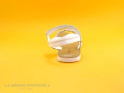 Kickers BETTY Blanc - 694790-30-3 - Nu-pieds Fille -Magasin De Chaussures cd24607c73b9e66c561f35ea11d5d5ef img 6115.jpg 135762